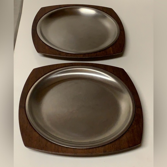 Set of 2 Vintage Mid Century Modern Genuine Walnut Steel Sizzler Plates - Picture 16 of 16
